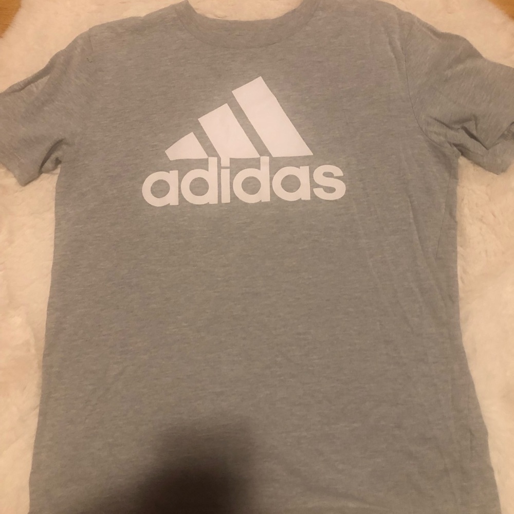 Adidas tee - Picture 2 of 5